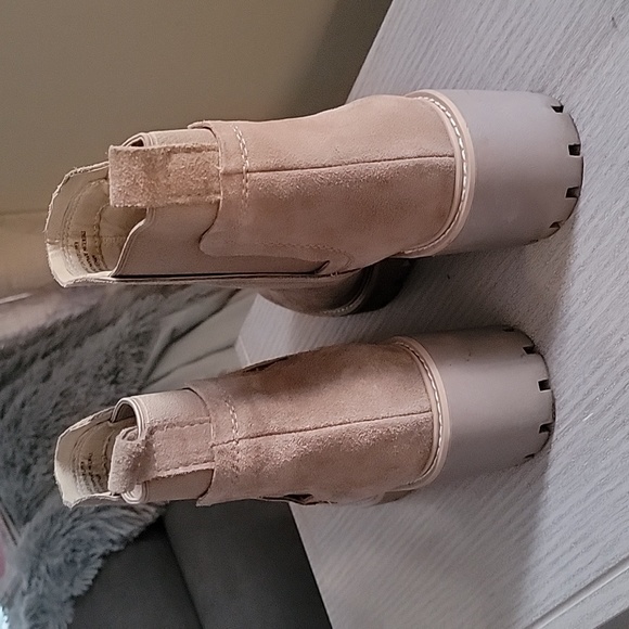 dolce vita suede Slip-On Booties - Picture 5 of 7